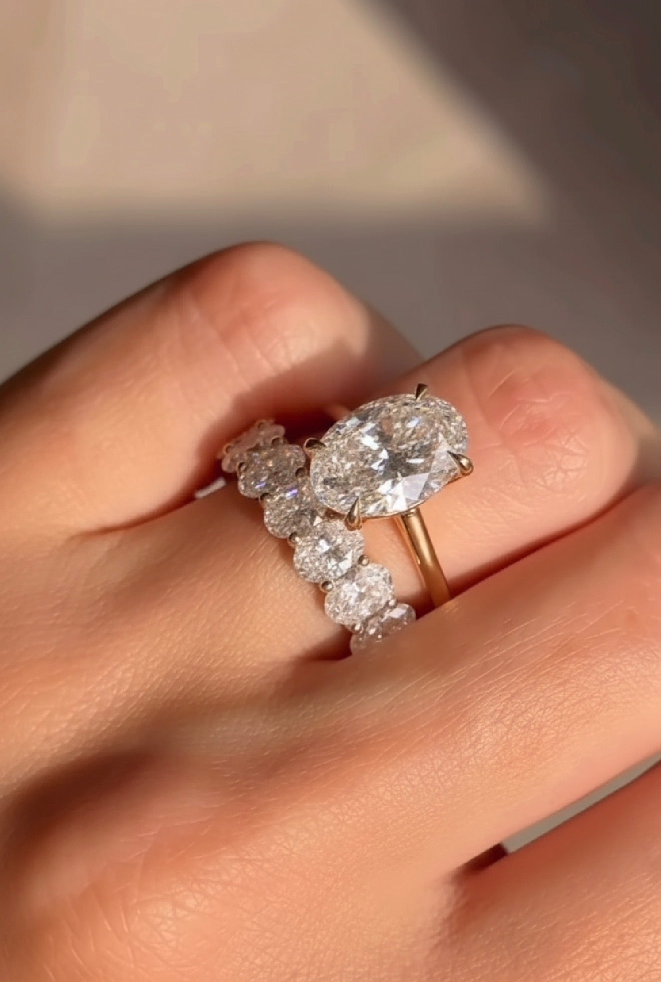 The Oval Solitaire