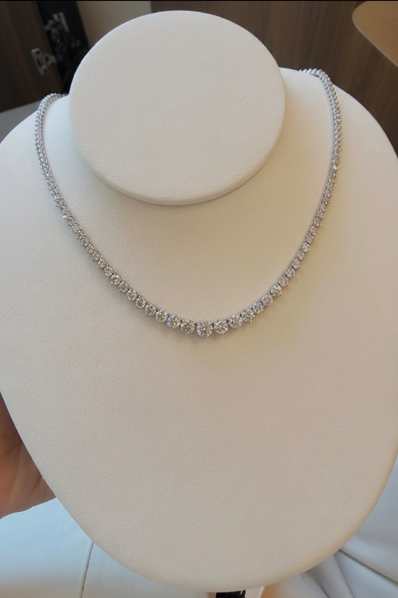 20CT Graduated Three Prong Tennis Necklace