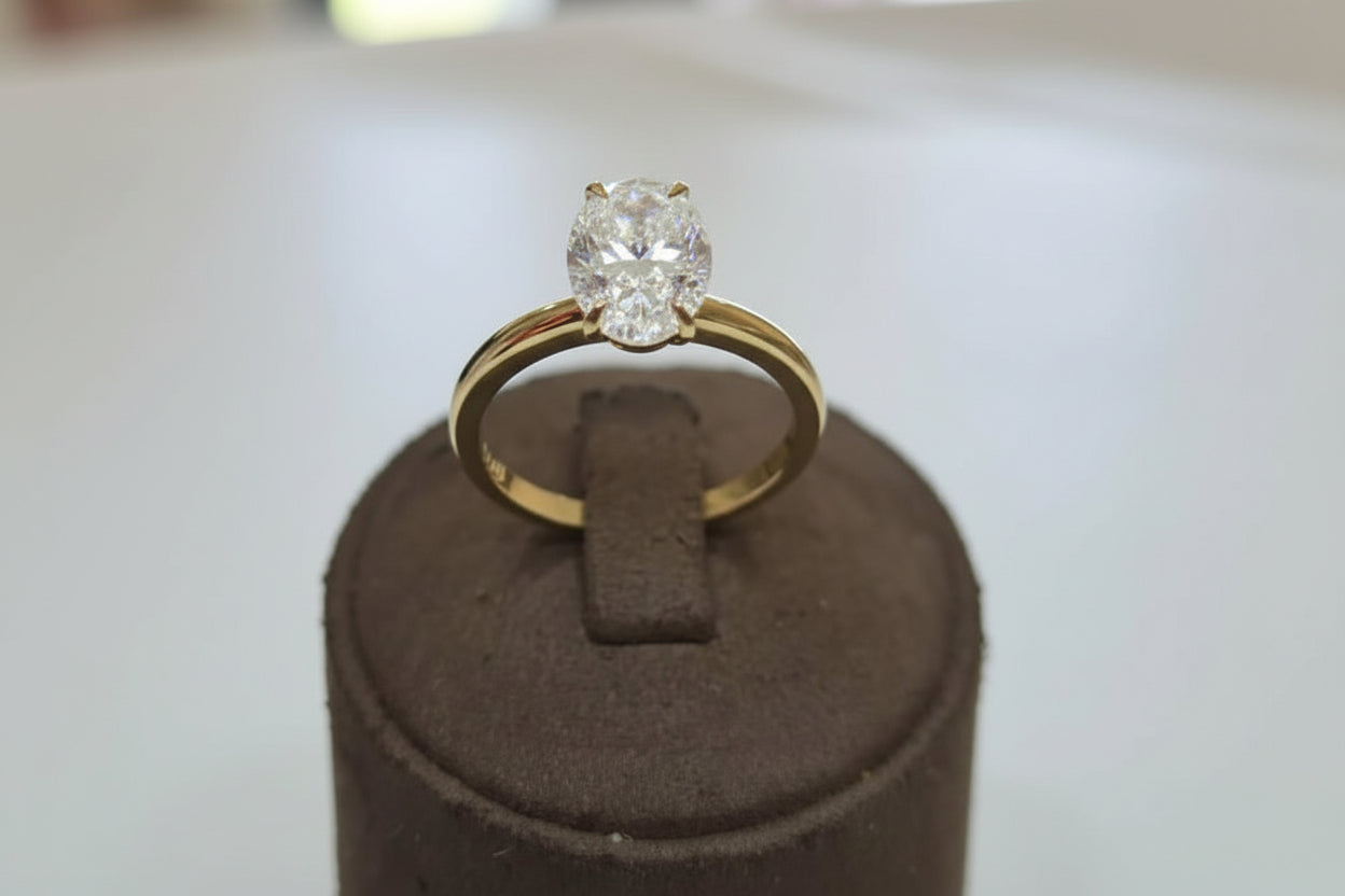 The Oval Solitaire